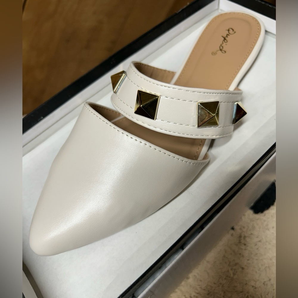 Qupid swirl off white with studs new 9
